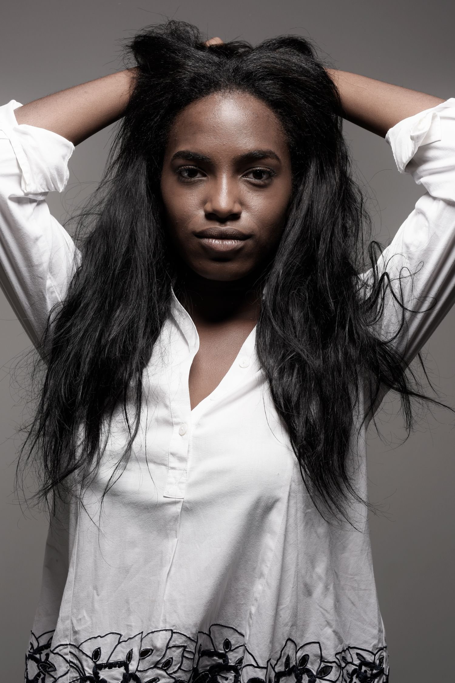 Midow Hair model with long Brazilian hair